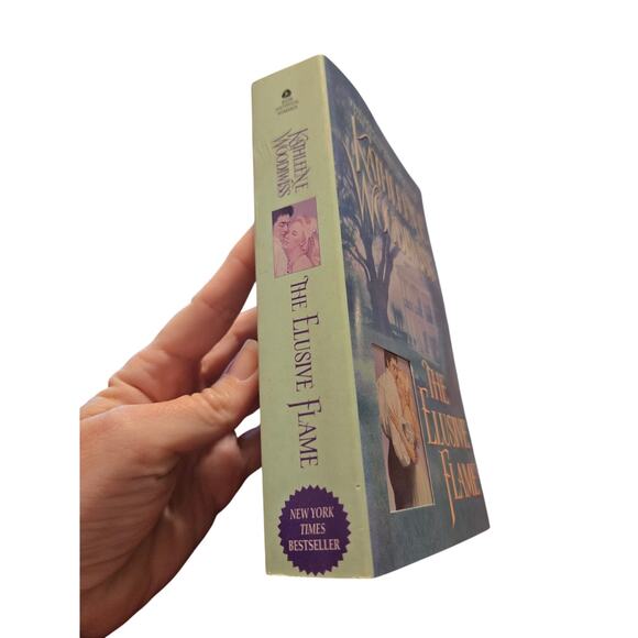 Kathleen E. Woodiwiss THE ELUSIVE FLAME Historical Romance Book 4 0380807866 - Picture 4 of 7